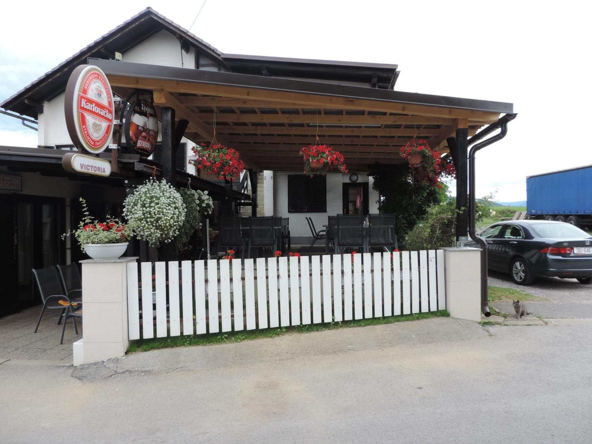 Bed And Breakfast Victoria Ogulin Bagian luar foto