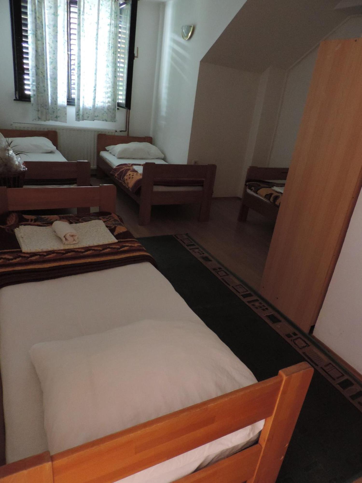 Bed And Breakfast Victoria Ogulin Bagian luar foto
