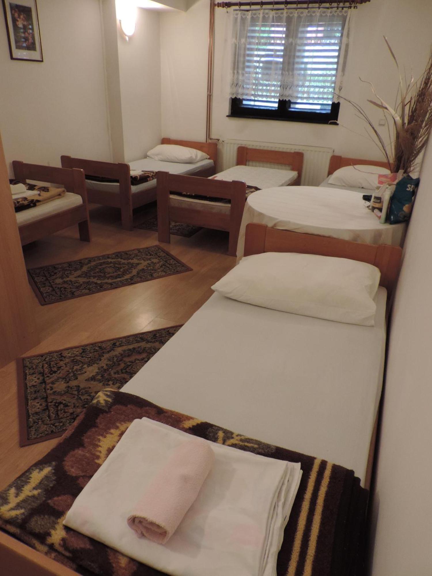 Bed And Breakfast Victoria Ogulin Bagian luar foto