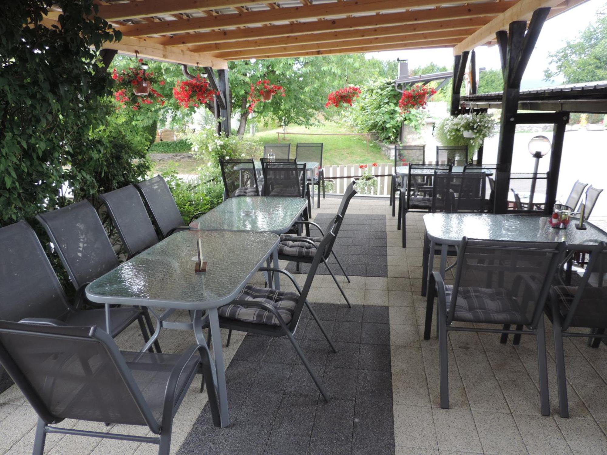 Bed And Breakfast Victoria Ogulin Bagian luar foto